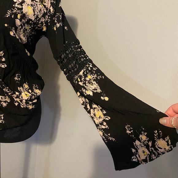 LoveStitch Top Size Small - Picture 2 of 7